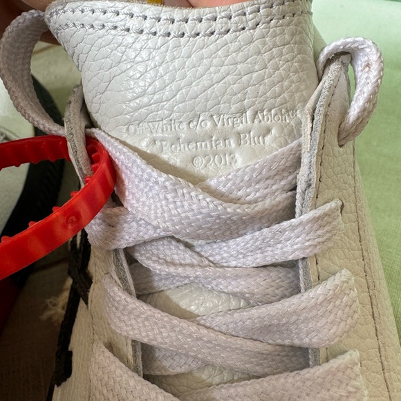 Off-White π« Low Vulcanized π« Sneakers π« - Picture 13 of 13